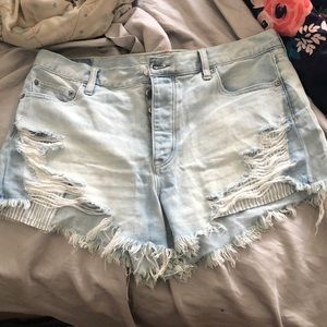 light wash american eagle shorts